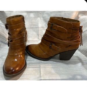 Adorable Carmel Brown Boots- Pop- Size 7.5